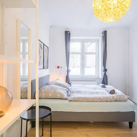 Spacious Two Br Close To Stadtpark And Street Parking Hamburg Exterior photo