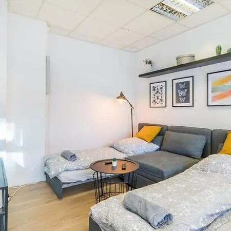Spacious Two Br Close To Stadtpark And Street Parking Hamburg Exterior photo