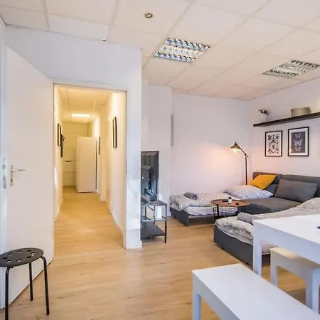 Spacious Two Br Close To Stadtpark And Street Parking Hamburg Exterior photo