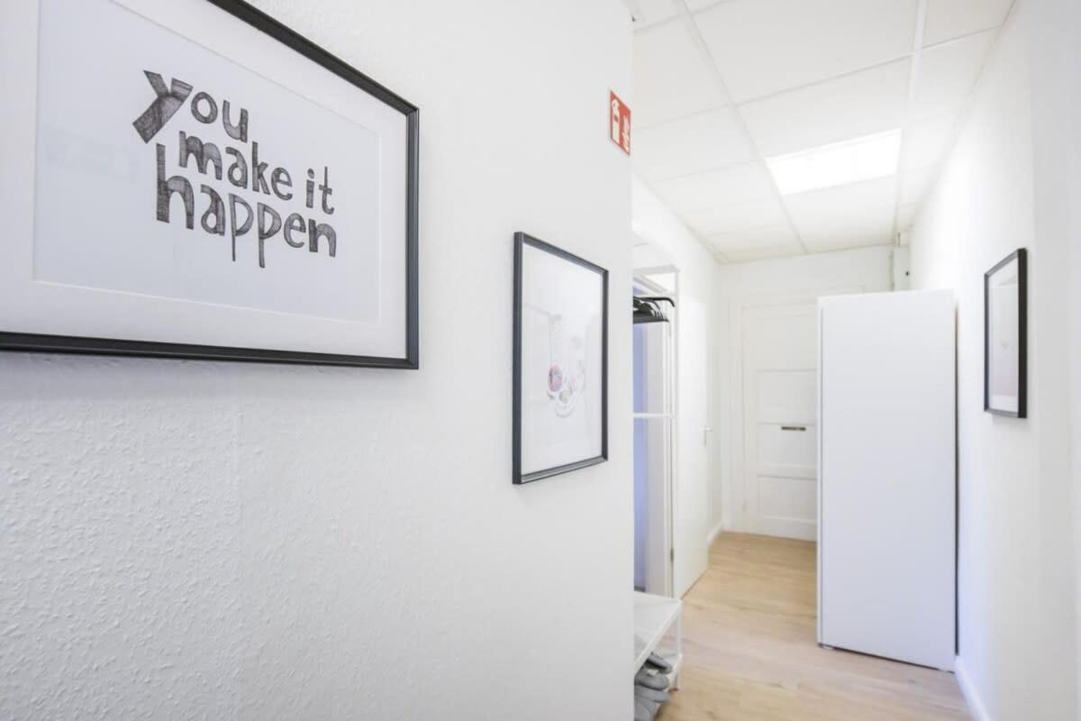 Spacious Two Br Close To Stadtpark And Street Parking *