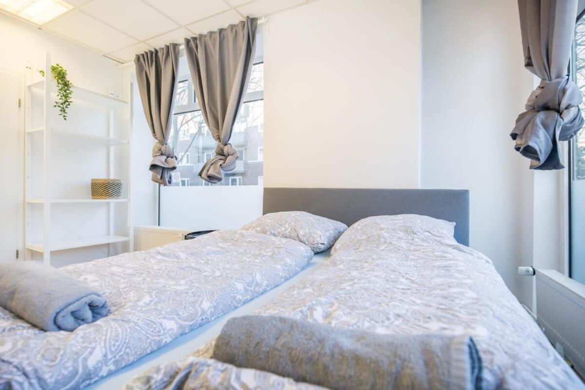 Lejlighed Spacious Two Br Close To Stadtpark And Street Parking *