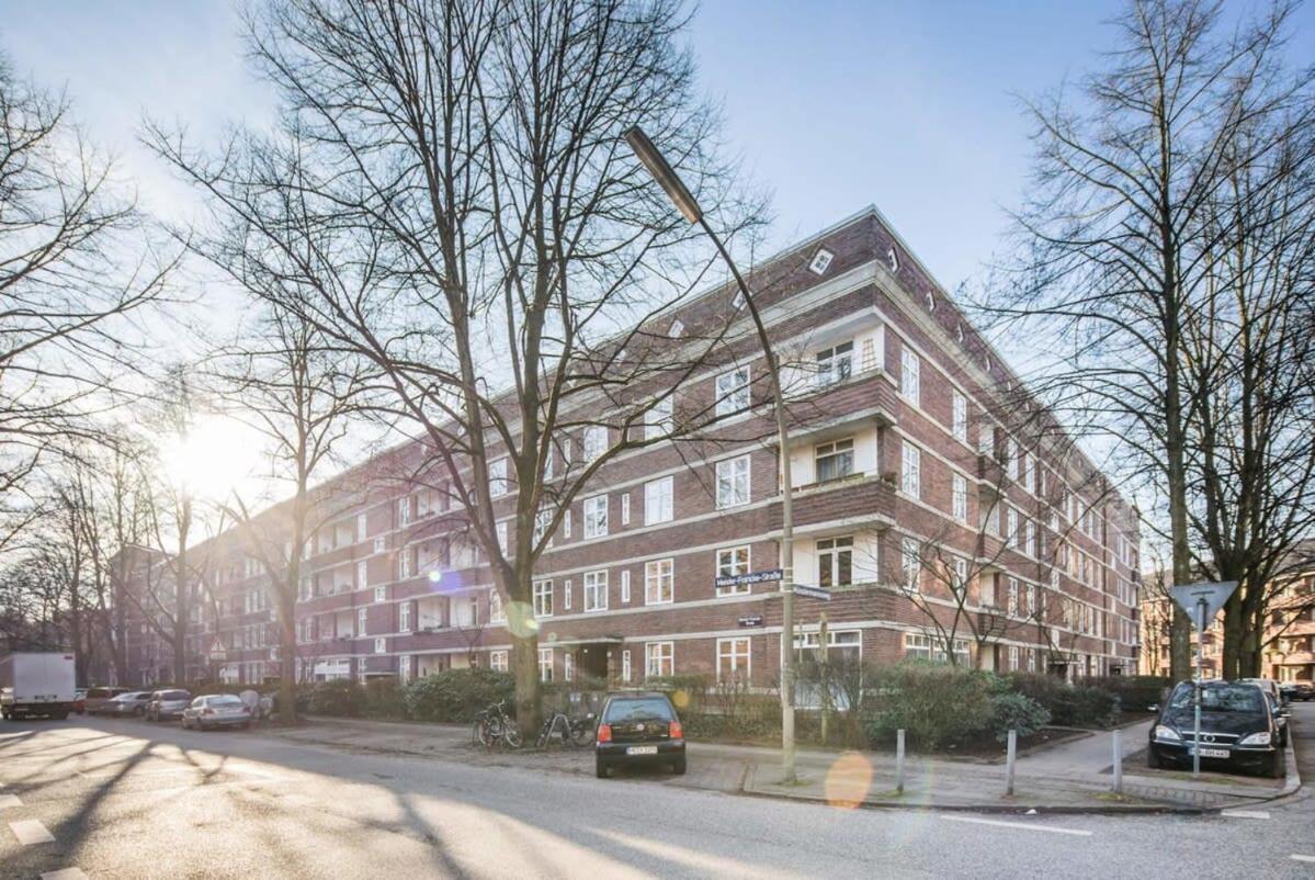 Apartment Spacious Two Br Close To Stadtpark And Street Parking Hamburg